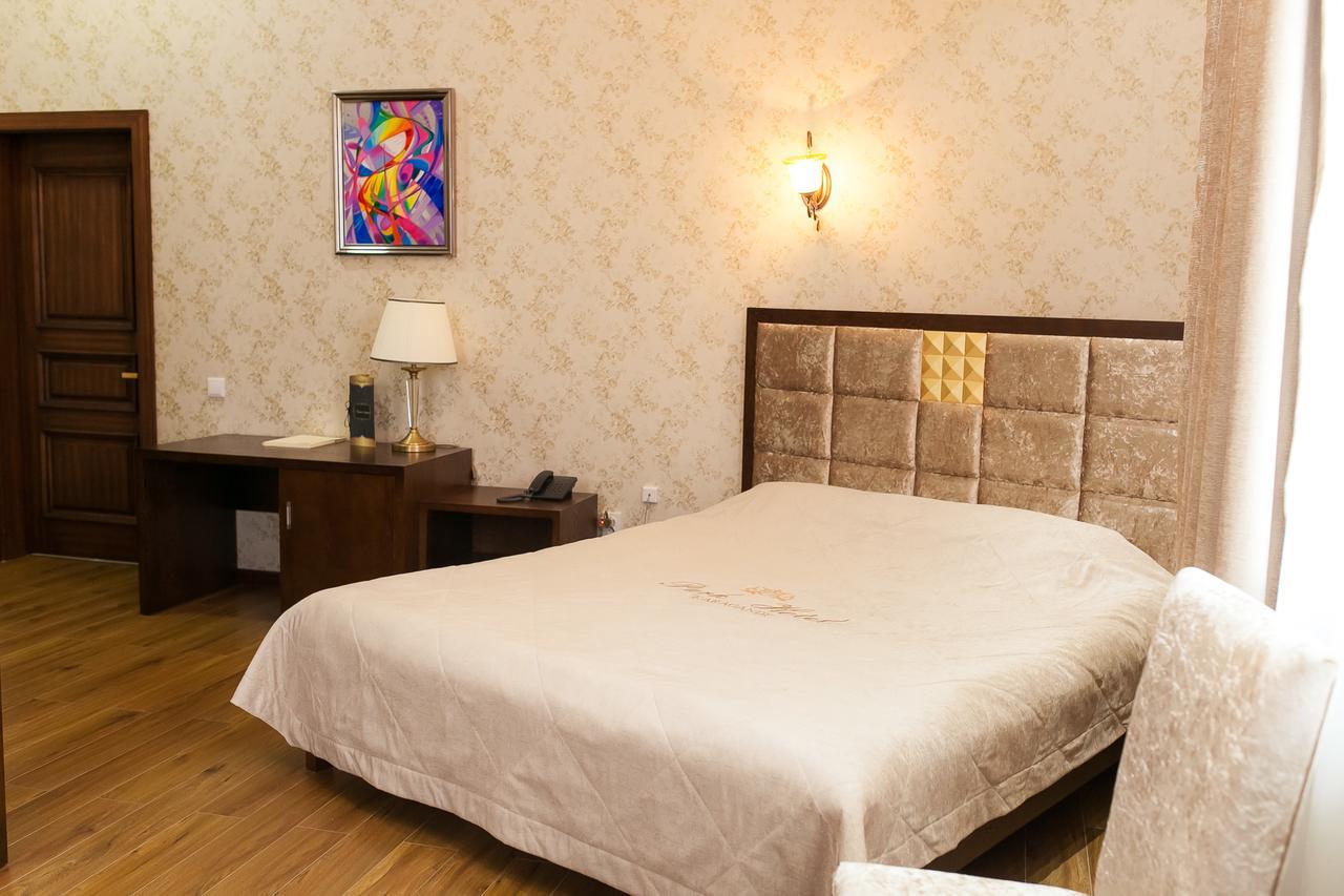 Park Hotel Karaganda Exterior photo